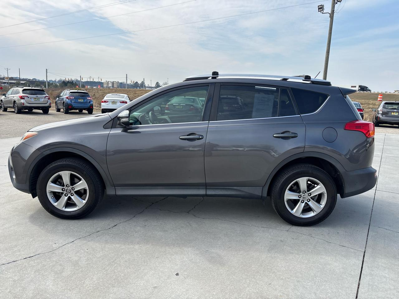 Toyota RAV4 FWD 4dr XLE (Natl) 2015