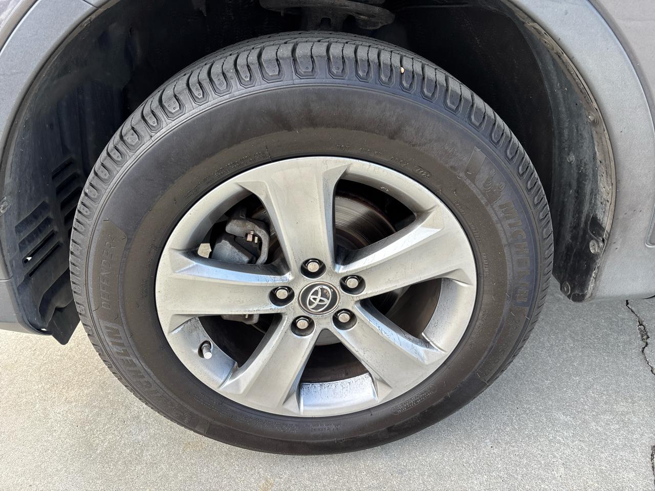 Toyota RAV4 FWD 4dr XLE (Natl) 2015