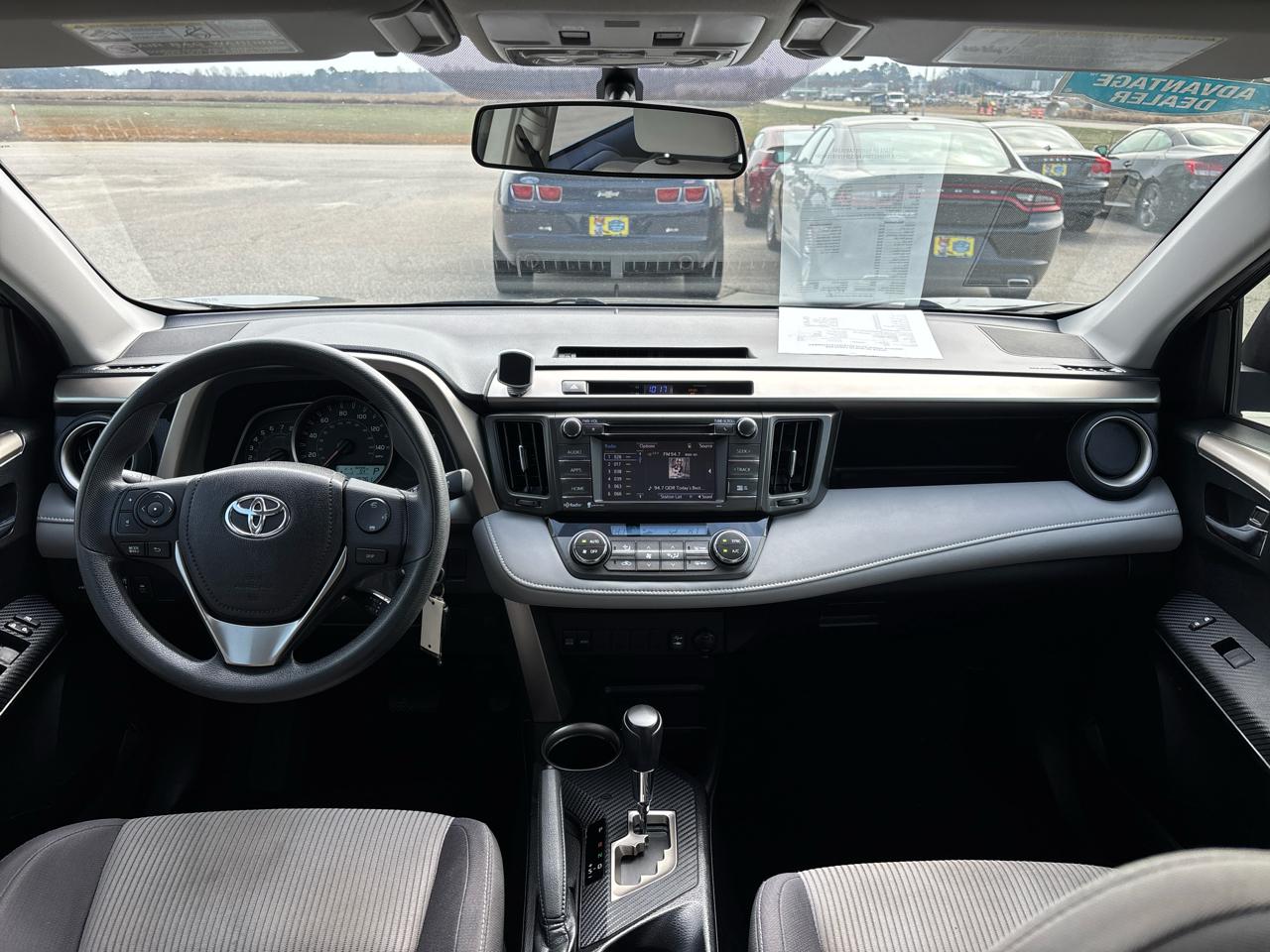 Toyota RAV4 FWD 4dr XLE (Natl) 2015