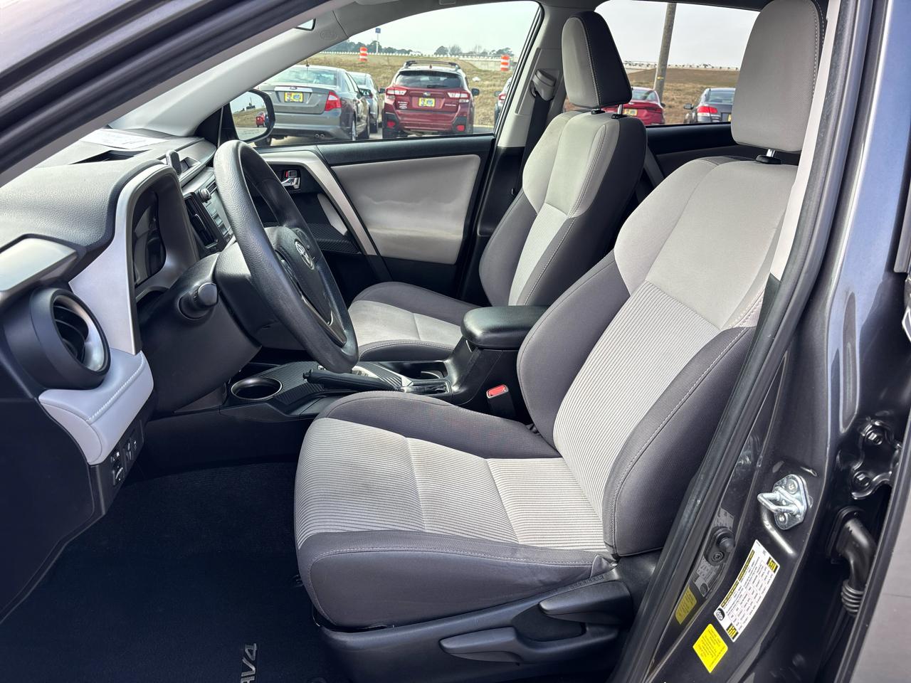 Toyota RAV4 FWD 4dr XLE (Natl) 2015