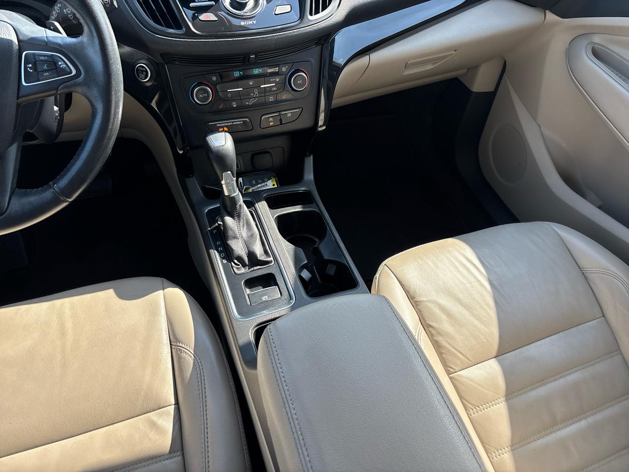 Ford Escape Titanium FWD 2017