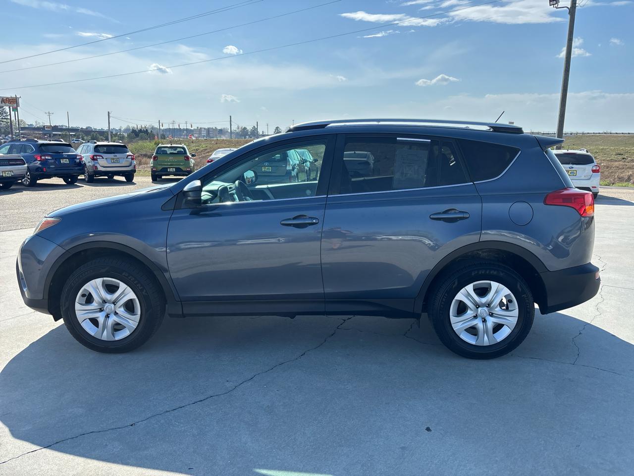 Toyota RAV4 AWD 4dr LE (Natl) 2013