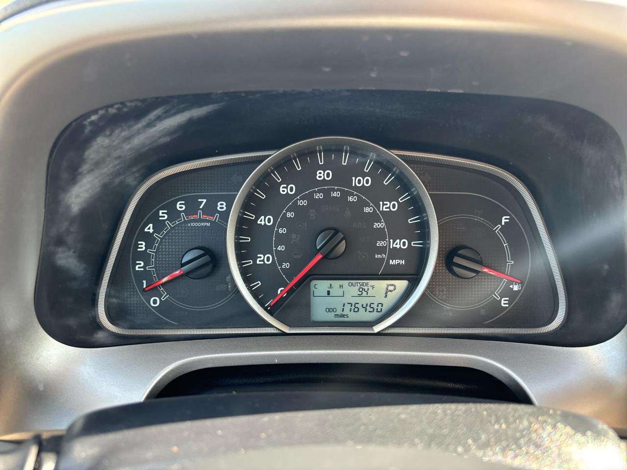 Toyota RAV4 AWD 4dr LE (Natl) 2013