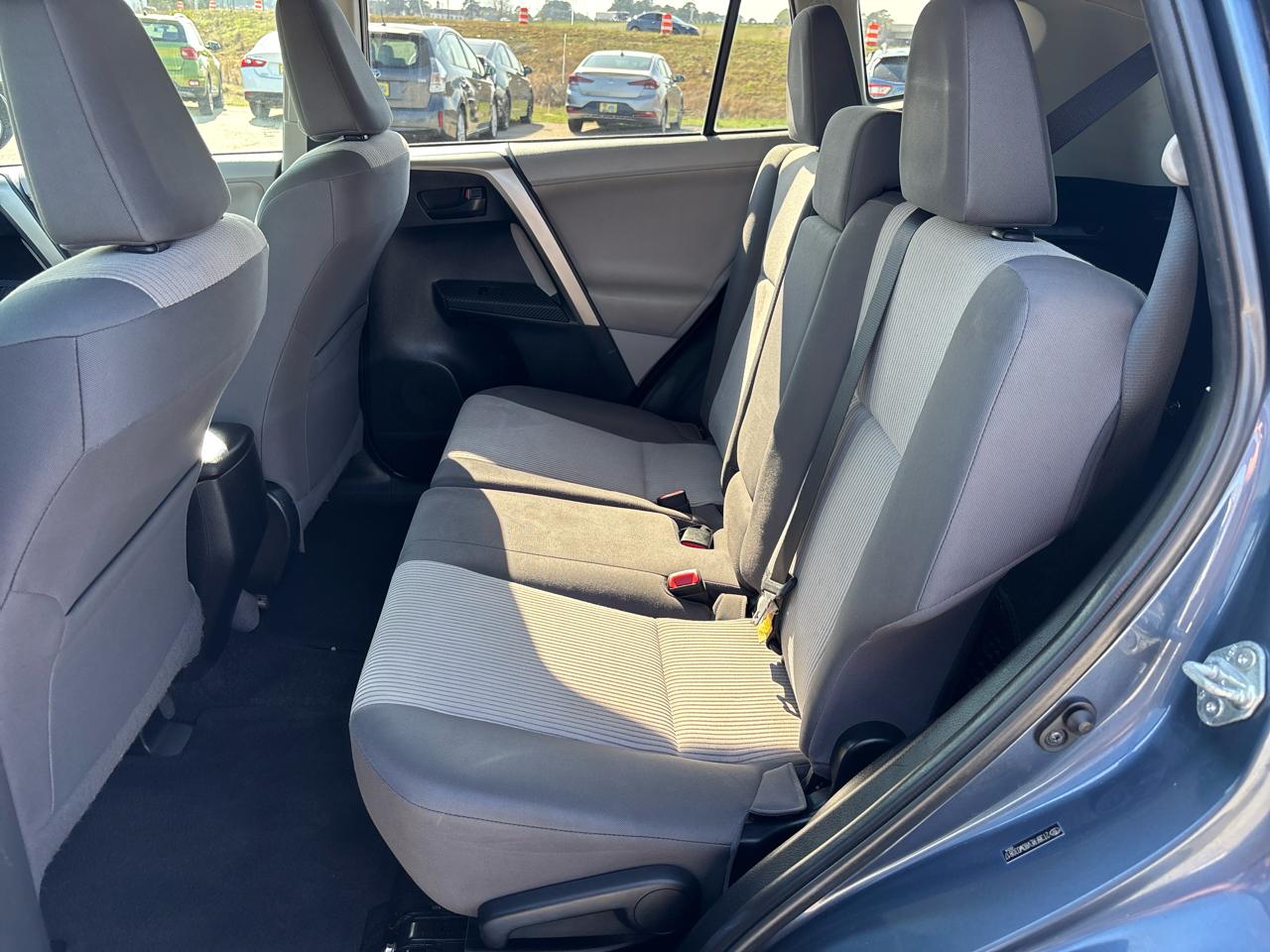 Toyota RAV4 AWD 4dr LE (Natl) 2013