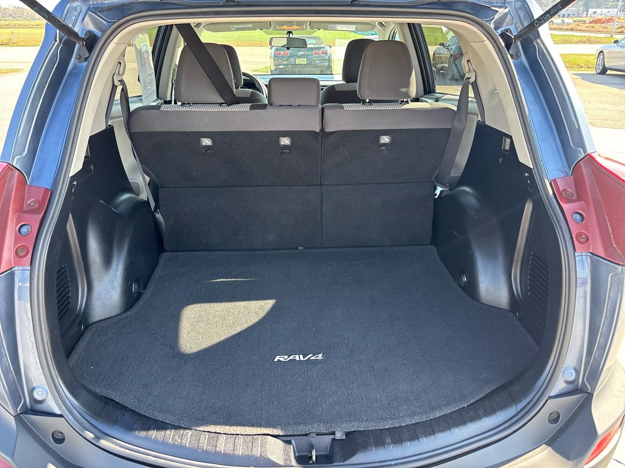 Toyota RAV4 AWD 4dr LE (Natl) 2013