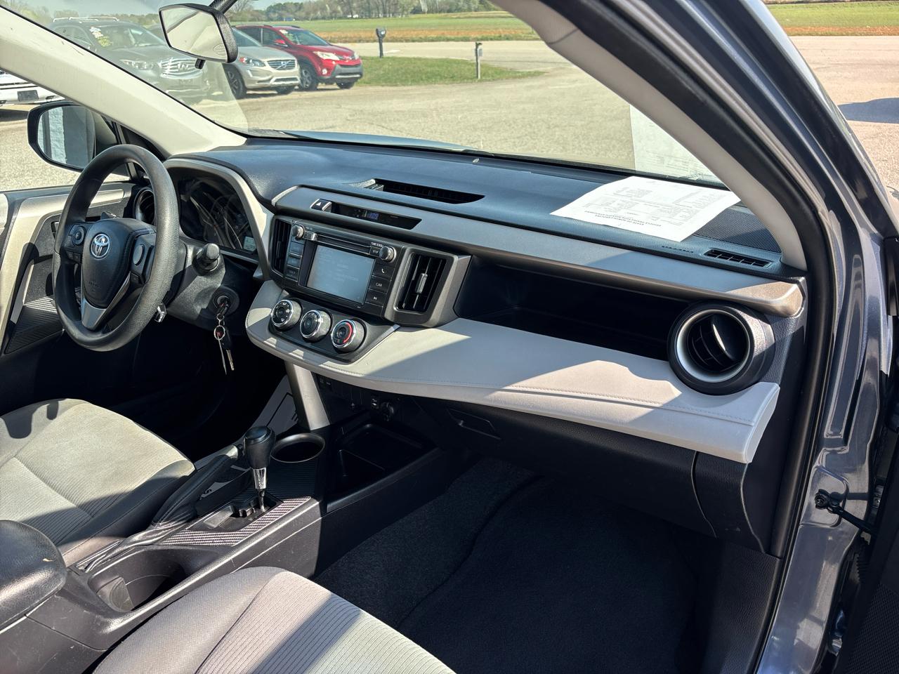 Toyota RAV4 AWD 4dr LE (Natl) 2013