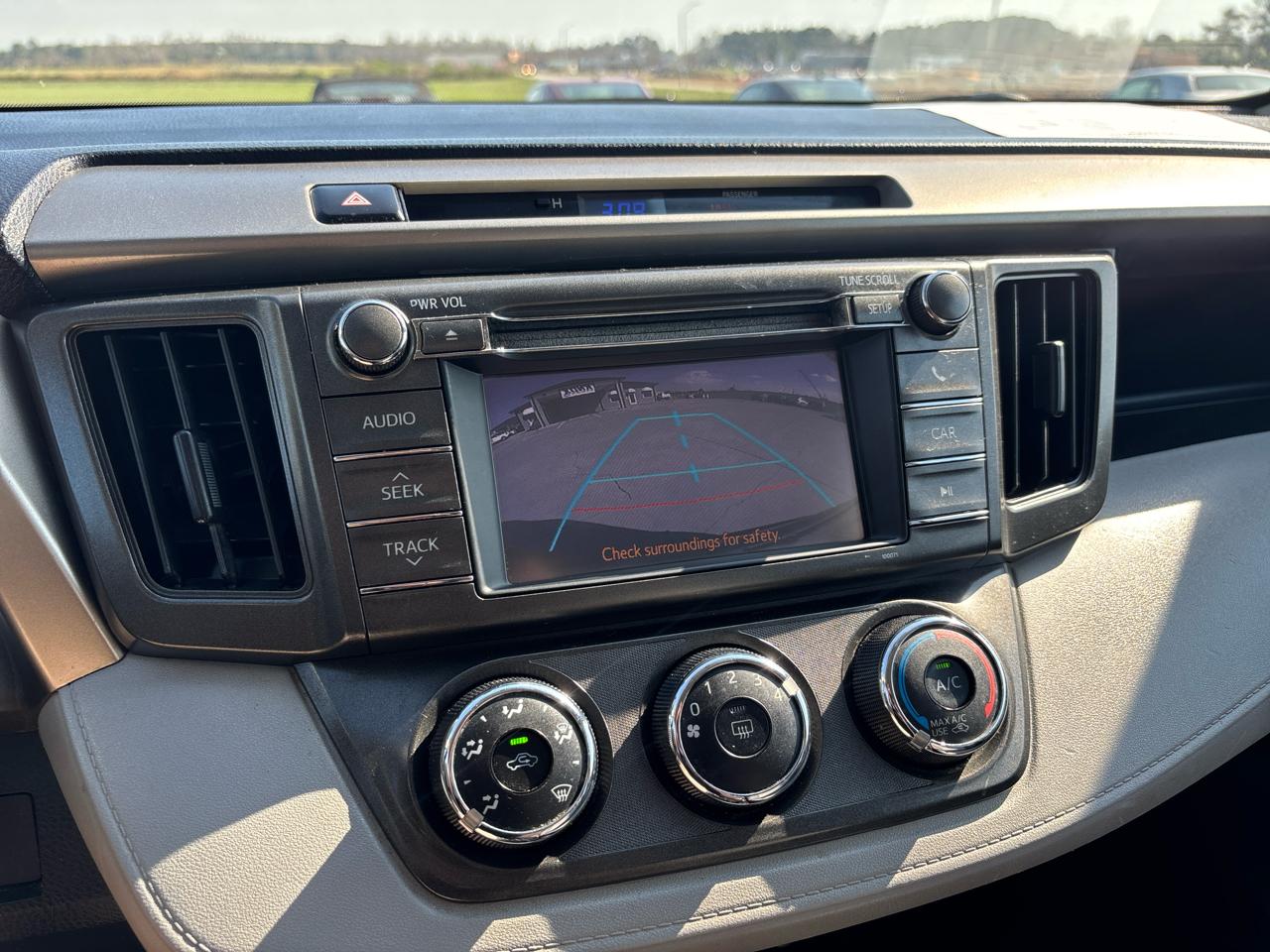 Toyota RAV4 AWD 4dr LE (Natl) 2013