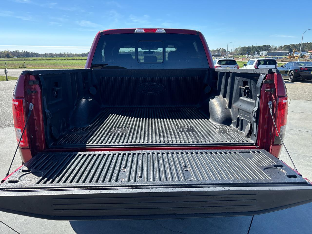 Ford F-150 2WD SuperCrew 145" XLT 2017