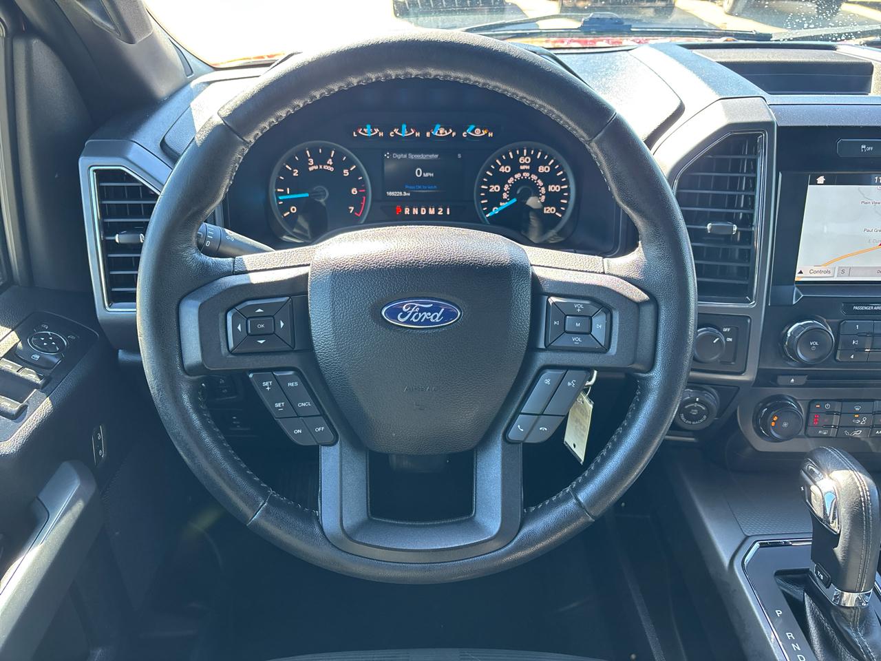 Ford F-150 2WD SuperCrew 145" XLT 2017