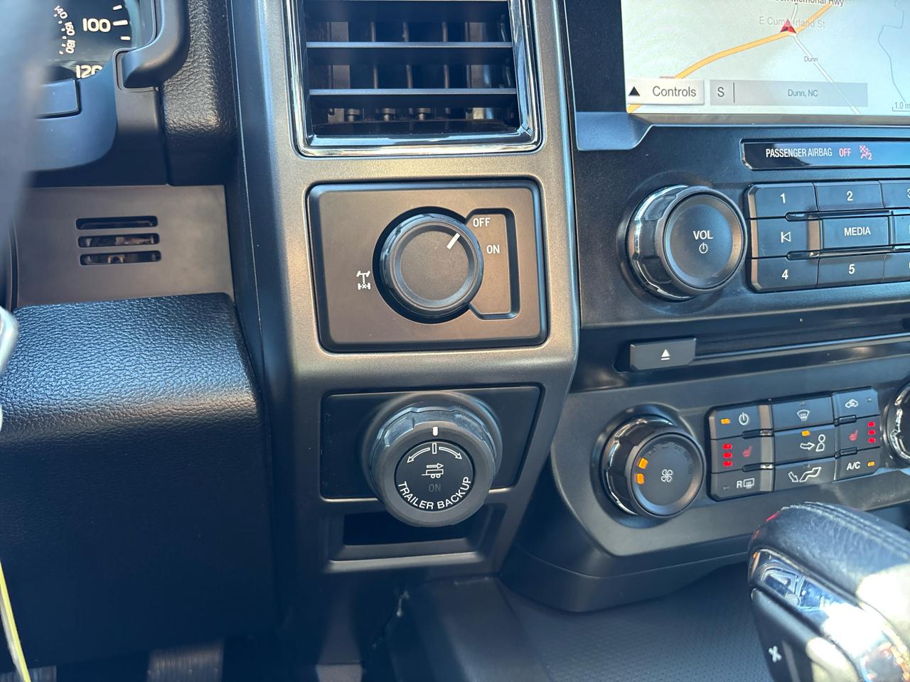 Ford F-150 2WD SuperCrew 145" XLT 2017