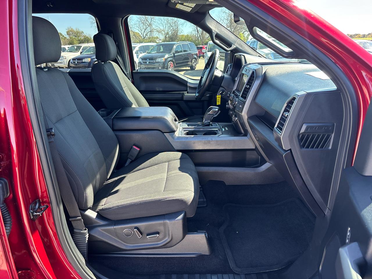 Ford F-150 2WD SuperCrew 145" XLT 2017