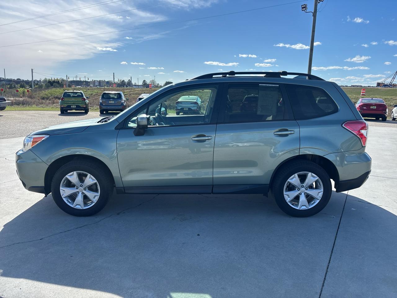 Subaru Forester 4dr CVT 2.5i Premium PZEV 2016