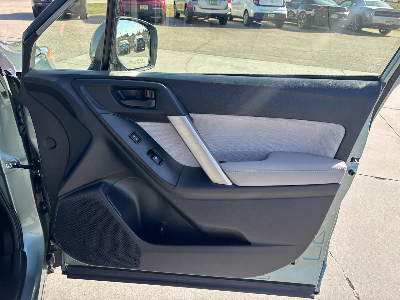 Subaru Forester 4dr CVT 2.5i Premium PZEV 2016