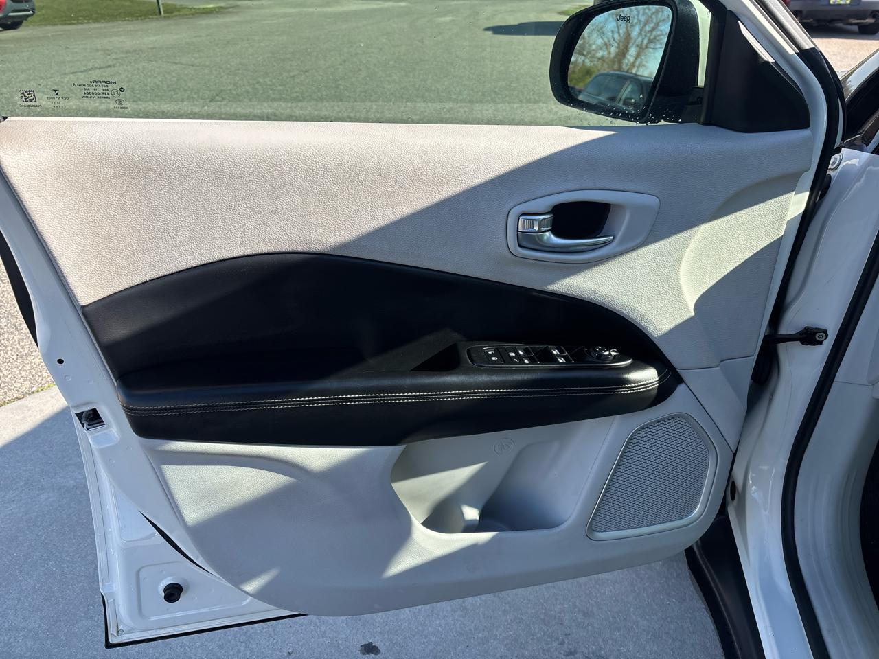 Jeep Compass Latitude FWD 2019