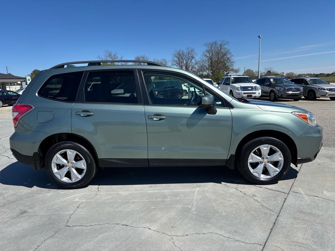 Subaru Forester 4dr CVT 2.5i Premium PZEV 2016