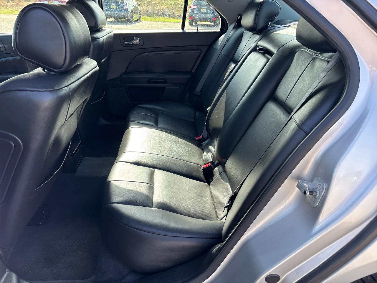 Cadillac STS 4dr Sdn V6 2007