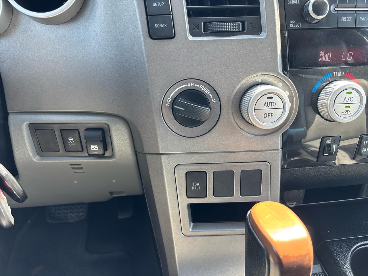 Toyota Tundra 4WD Limited CrewMax 5.5' Bed 5.7L (Natl) 2012