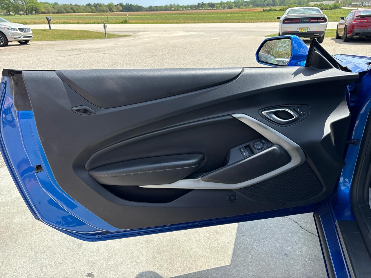 Chevrolet Camaro 2dr Cpe 1LT 2017