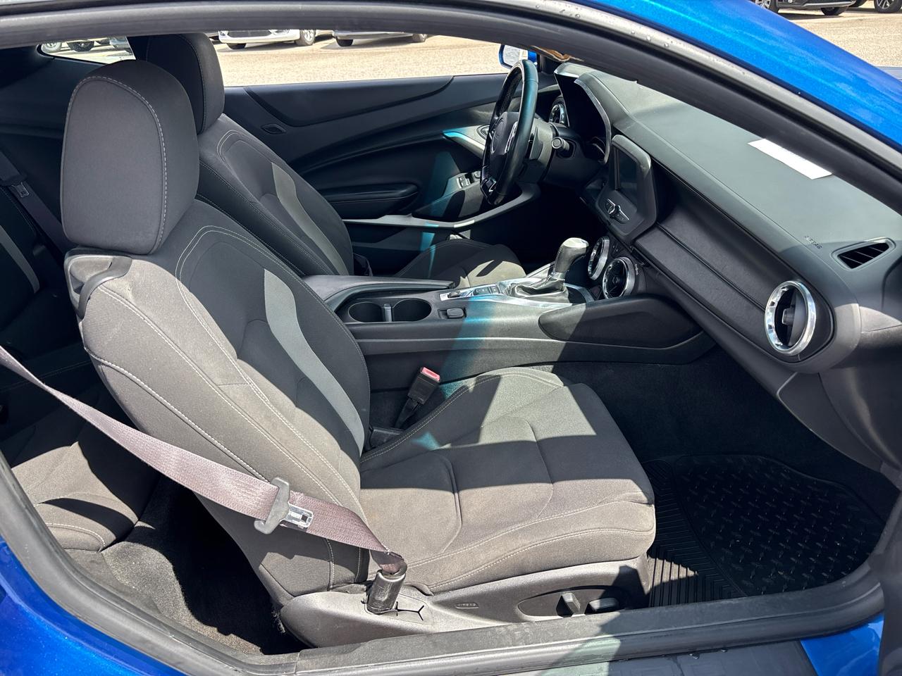 Chevrolet Camaro 2dr Cpe 1LT 2017