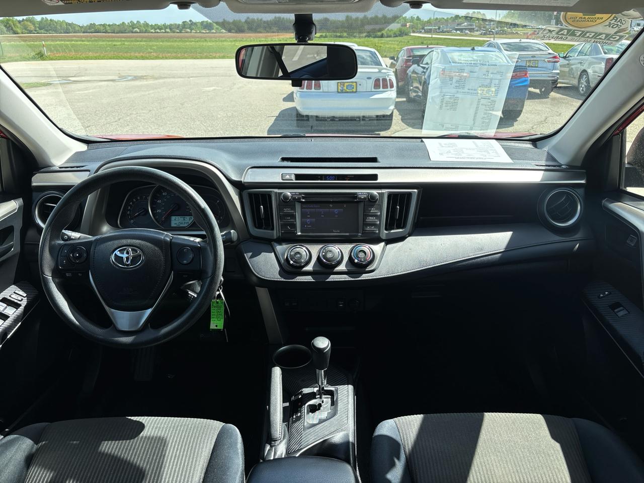 Toyota RAV4 AWD 4dr LE (Natl) 2015