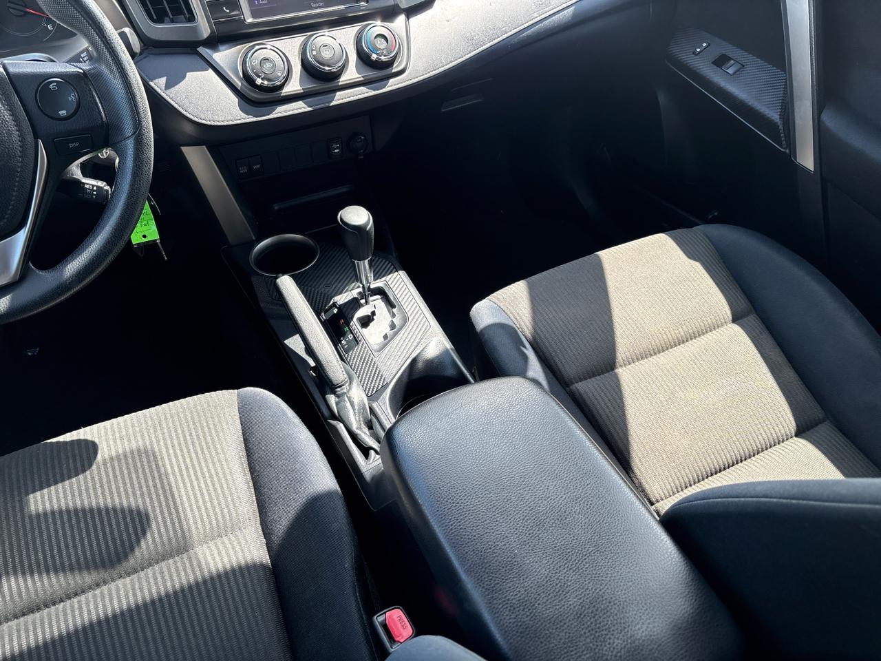 Toyota RAV4 AWD 4dr LE (Natl) 2015