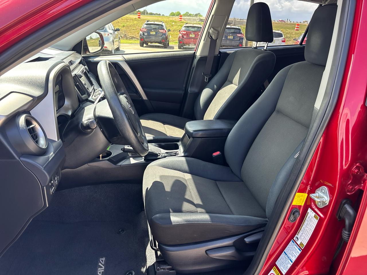 Toyota RAV4 AWD 4dr LE (Natl) 2015