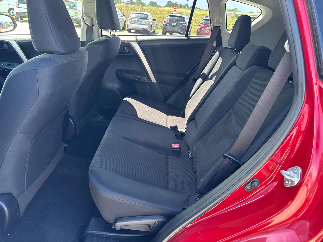 Toyota RAV4 AWD 4dr LE (Natl) 2015