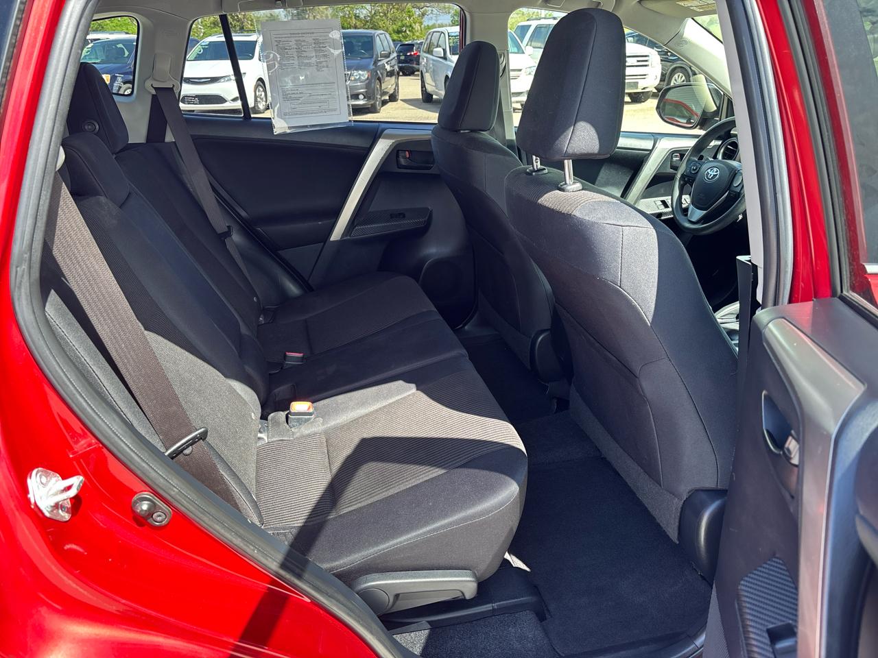 Toyota RAV4 AWD 4dr LE (Natl) 2015