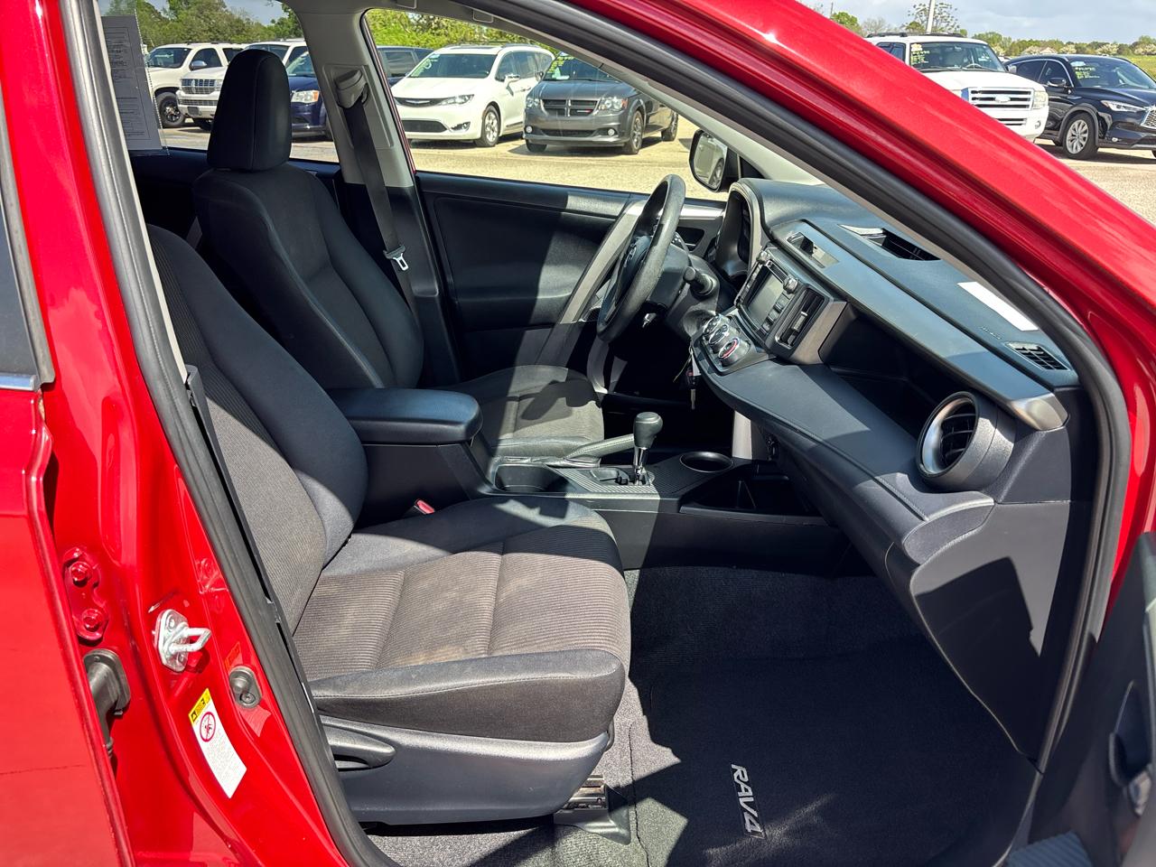 Toyota RAV4 AWD 4dr LE (Natl) 2015