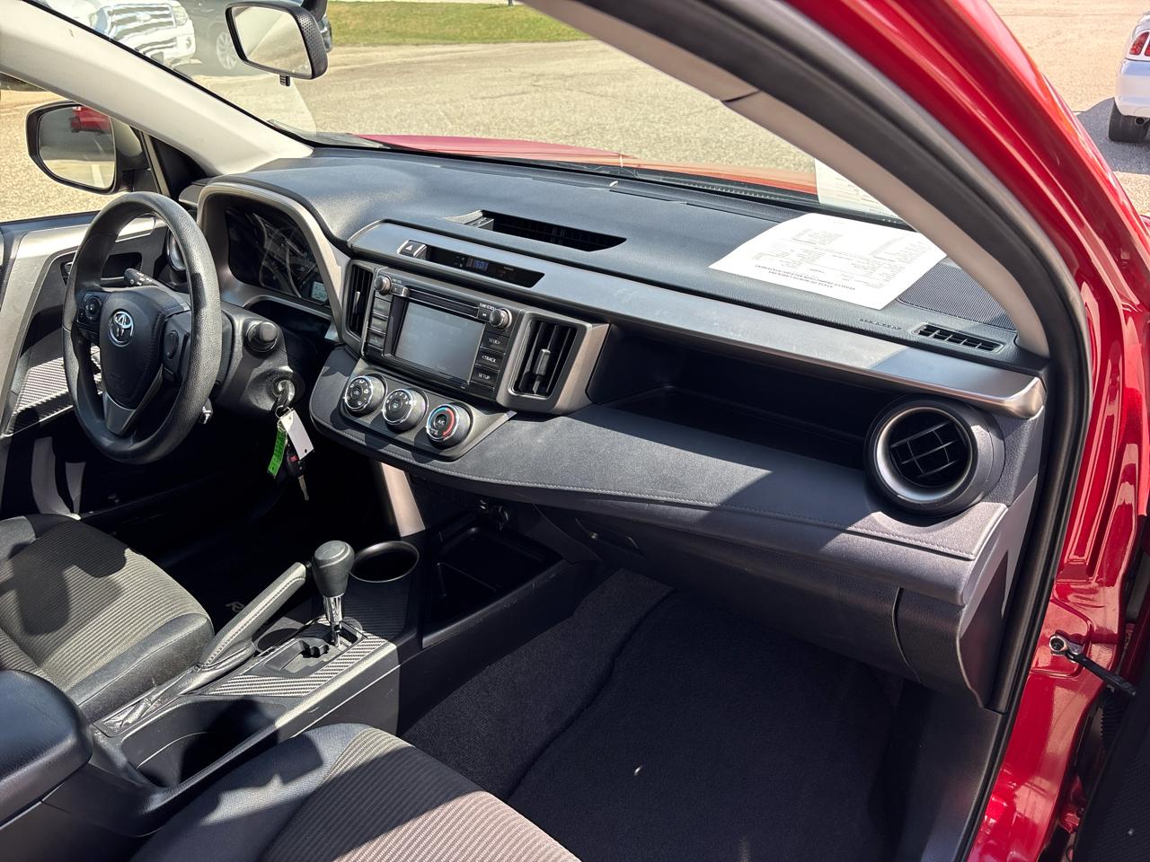 Toyota RAV4 AWD 4dr LE (Natl) 2015