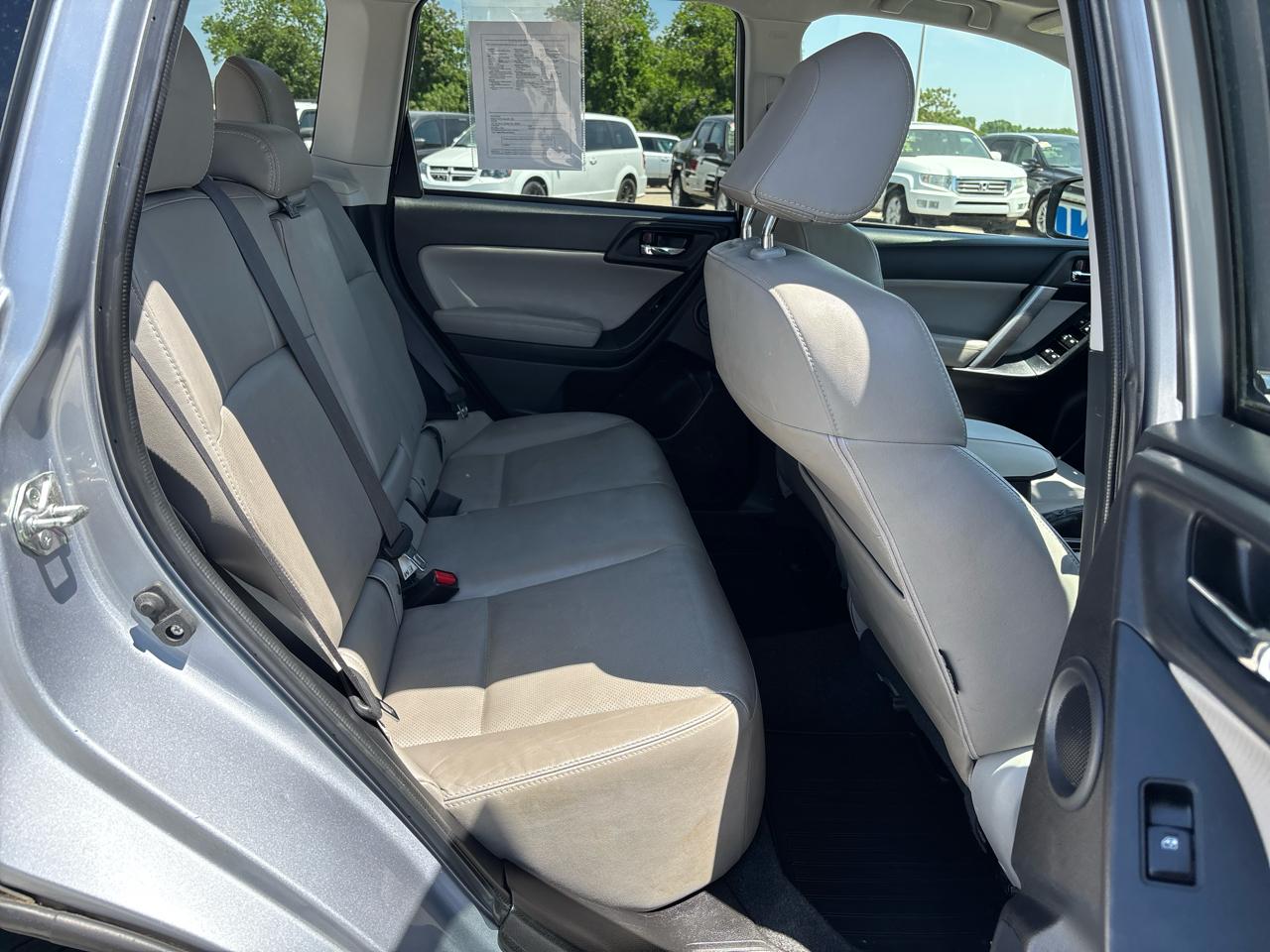 Subaru Forester 4dr CVT 2.5i Touring PZEV 2016