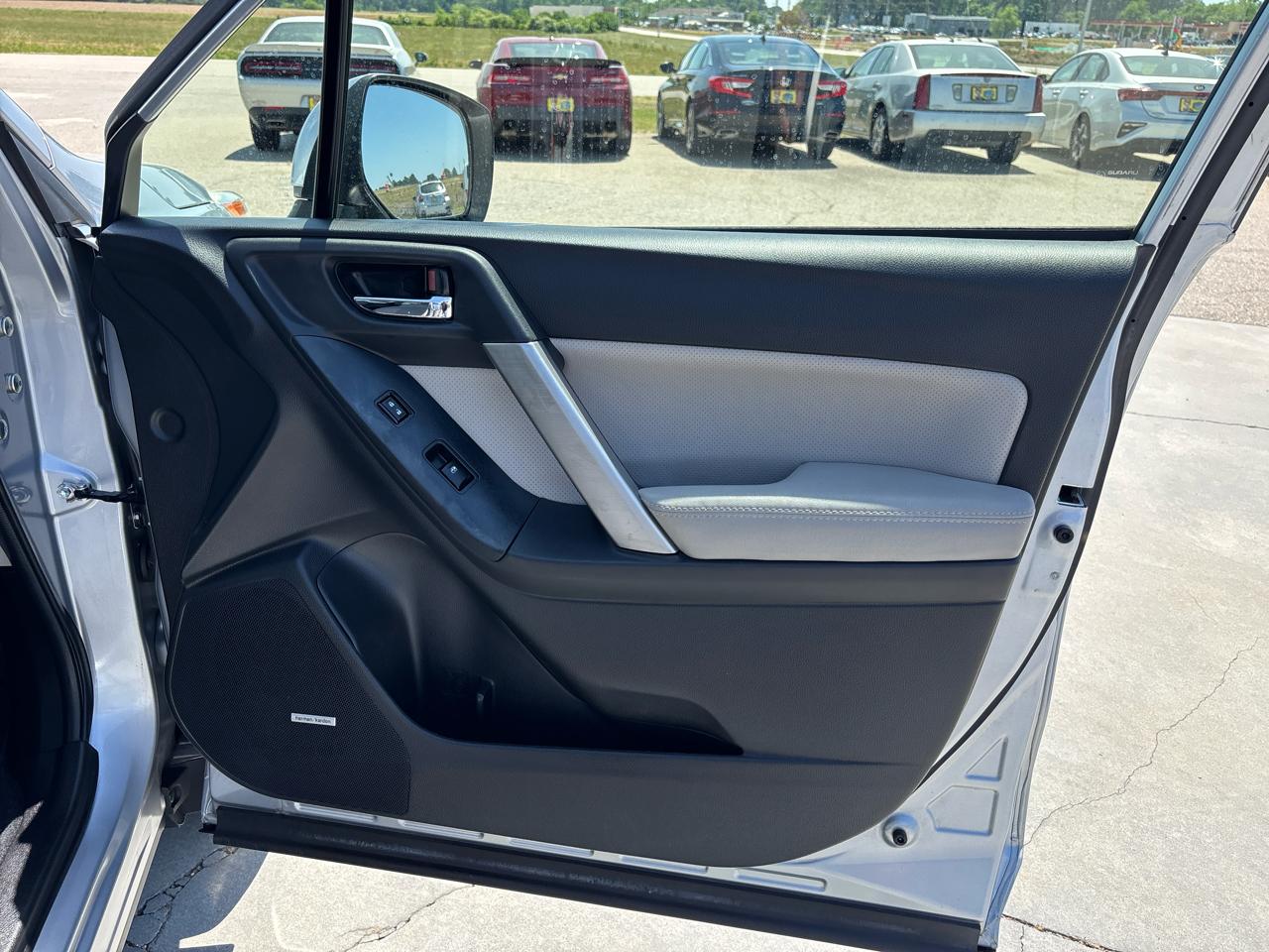 Subaru Forester 4dr CVT 2.5i Touring PZEV 2016