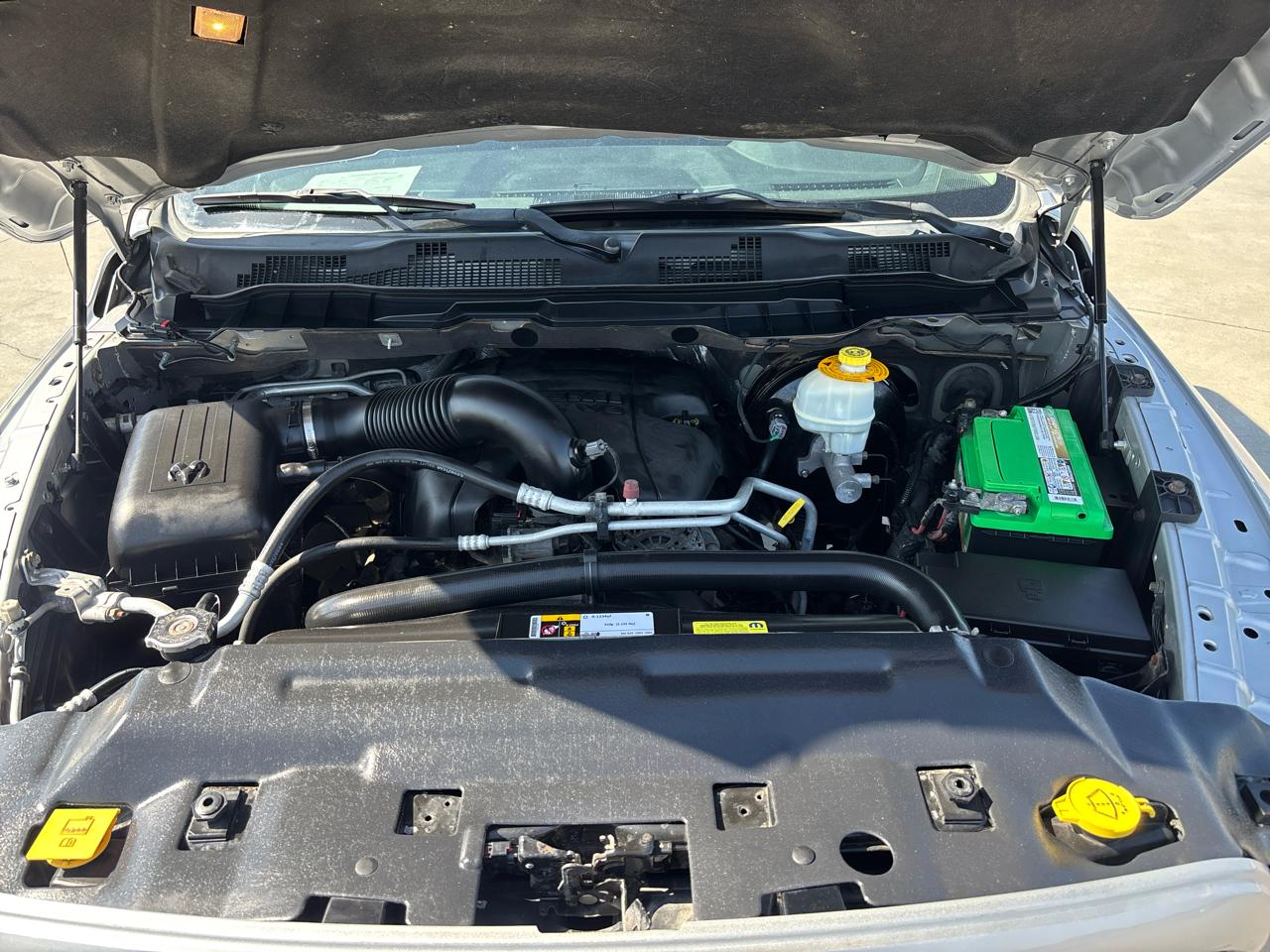 RAM 1500 4WD Quad Cab 140.5" Sport 2014