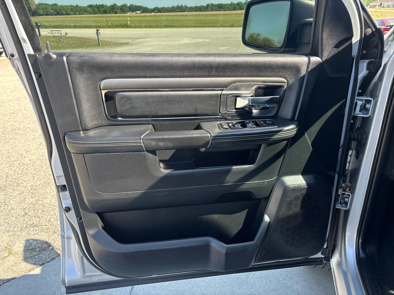 RAM 1500 4WD Quad Cab 140.5" Sport 2014