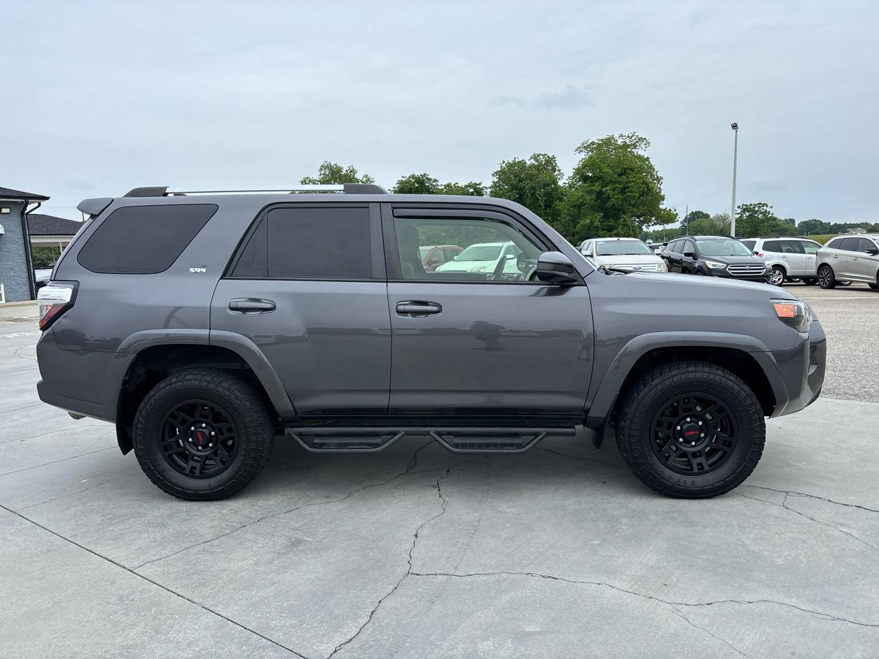 Toyota 4Runner SR5 4WD (Natl) 2022