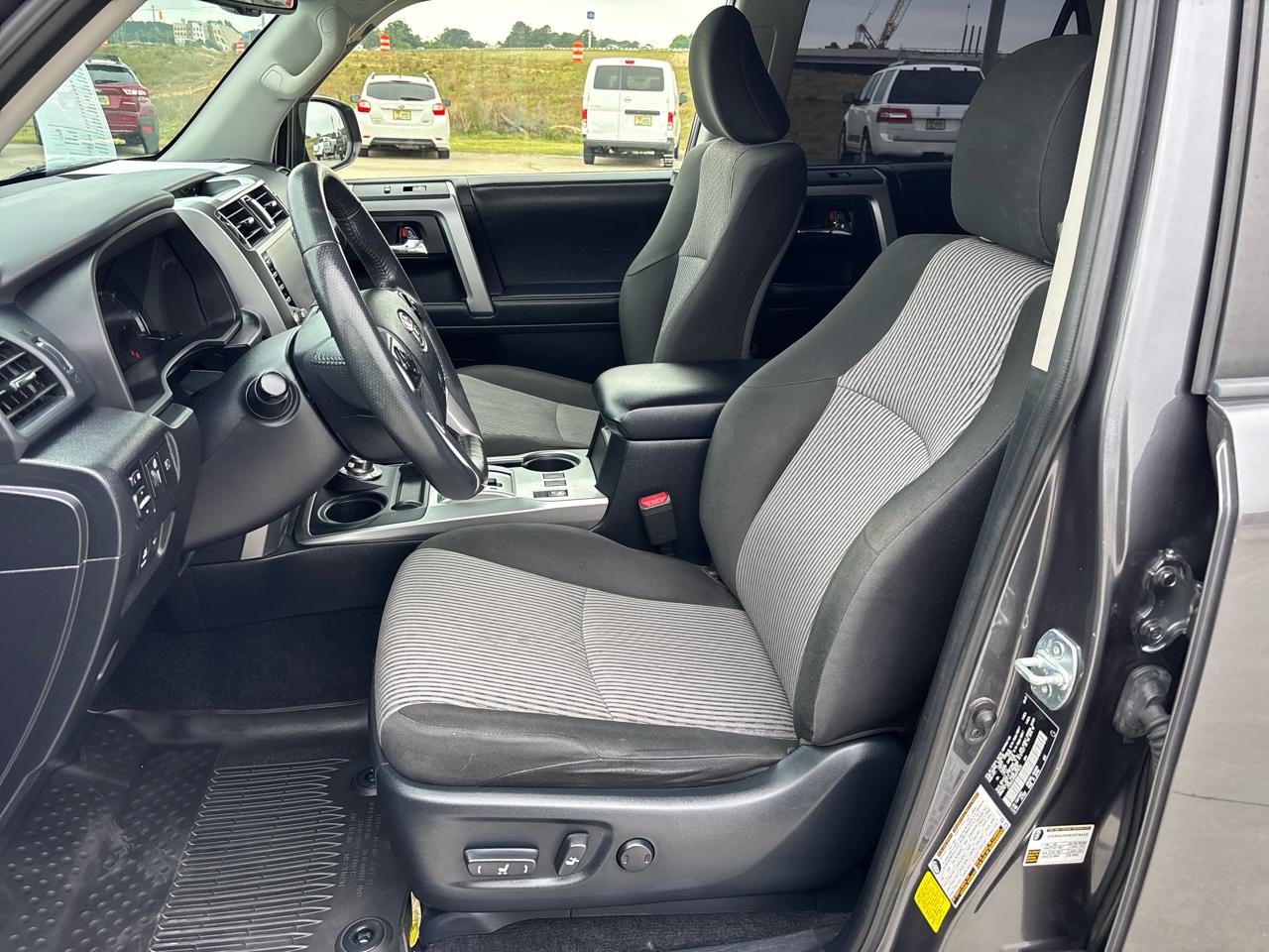 Toyota 4Runner SR5 4WD (Natl) 2022