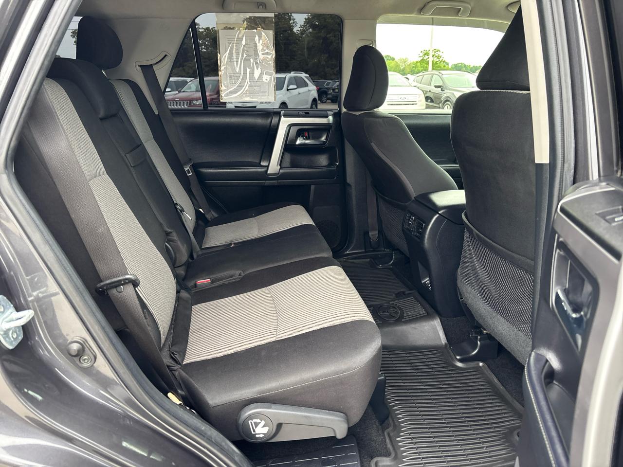 Toyota 4Runner SR5 4WD (Natl) 2022