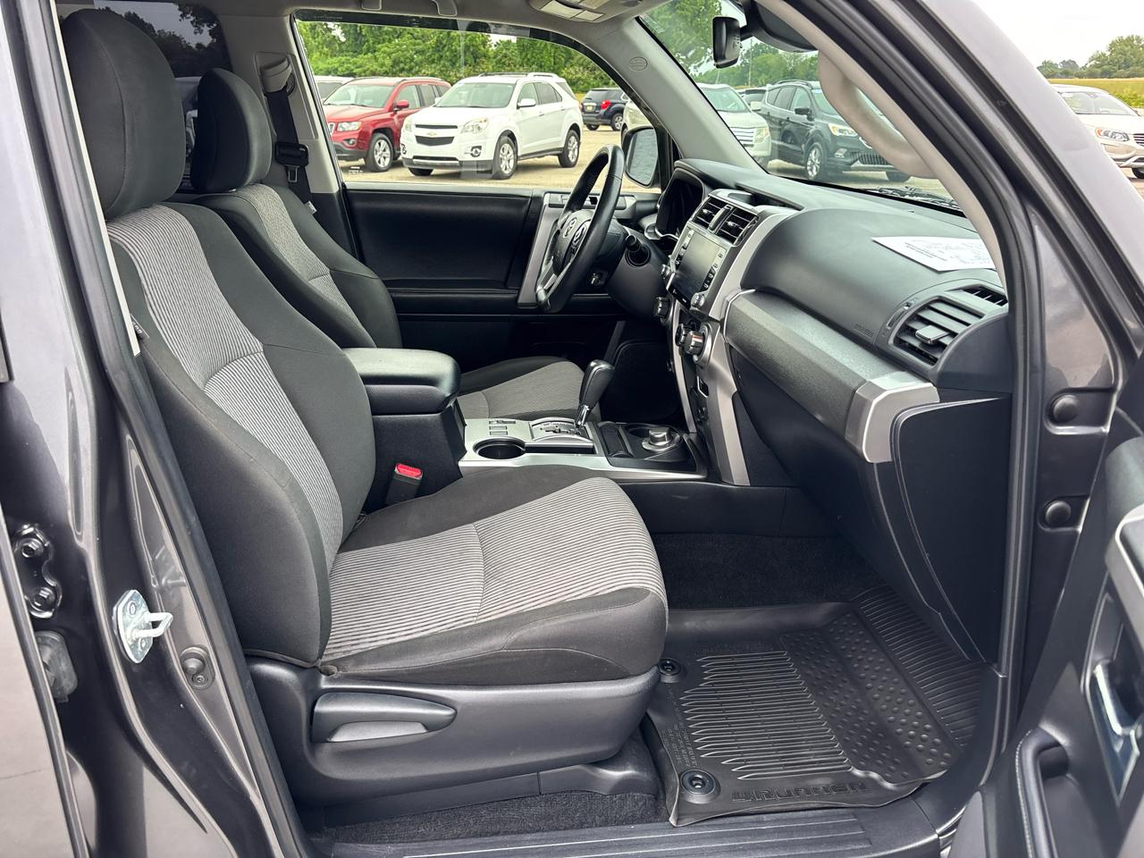 Toyota 4Runner SR5 4WD (Natl) 2022