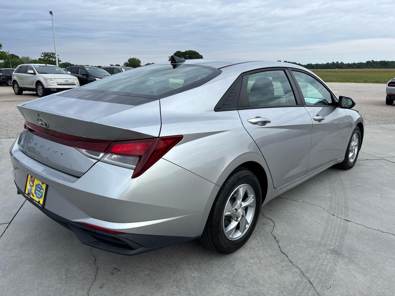 Hyundai Elantra SE IVT 2021