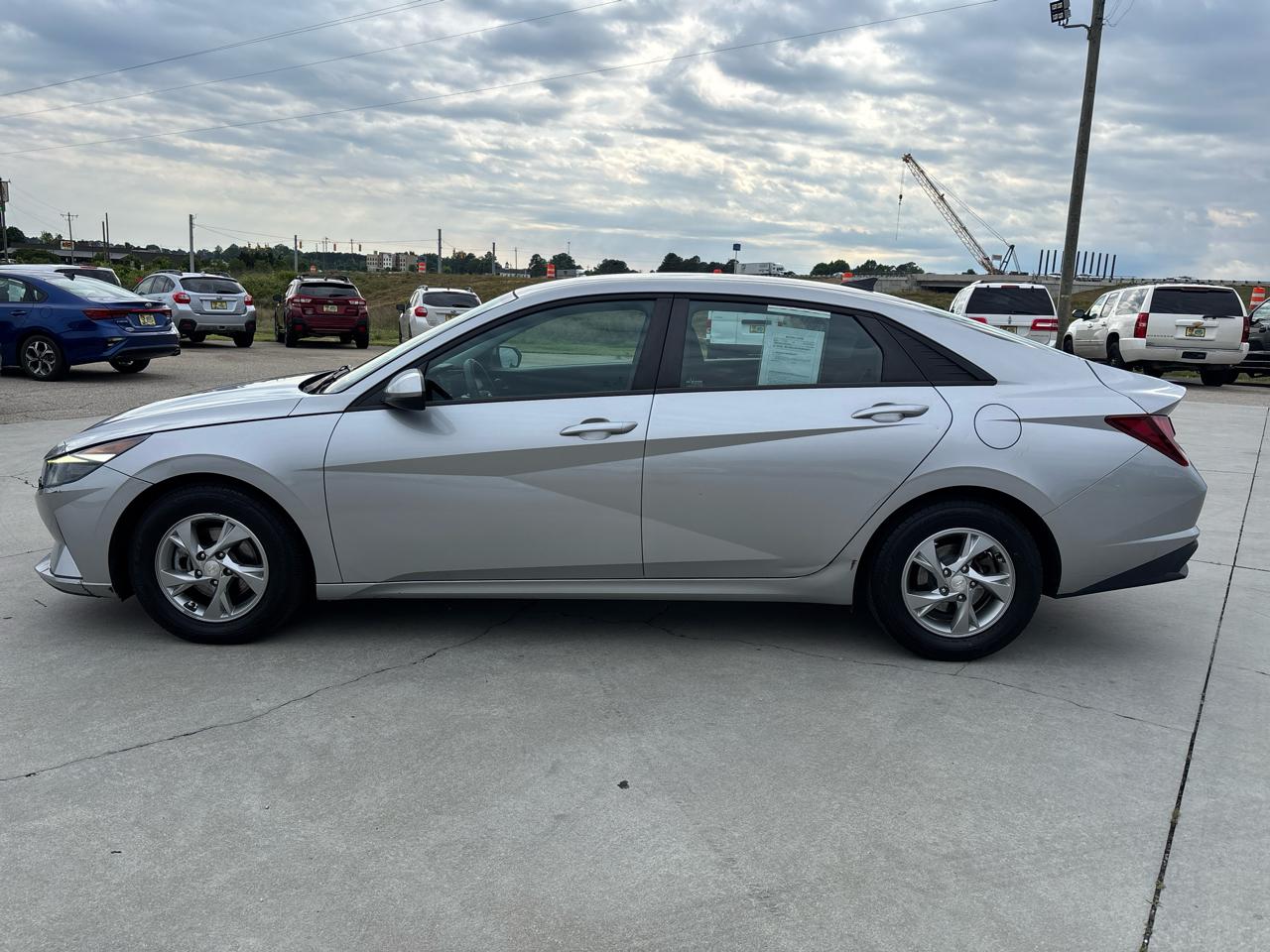 Hyundai Elantra SE IVT 2021