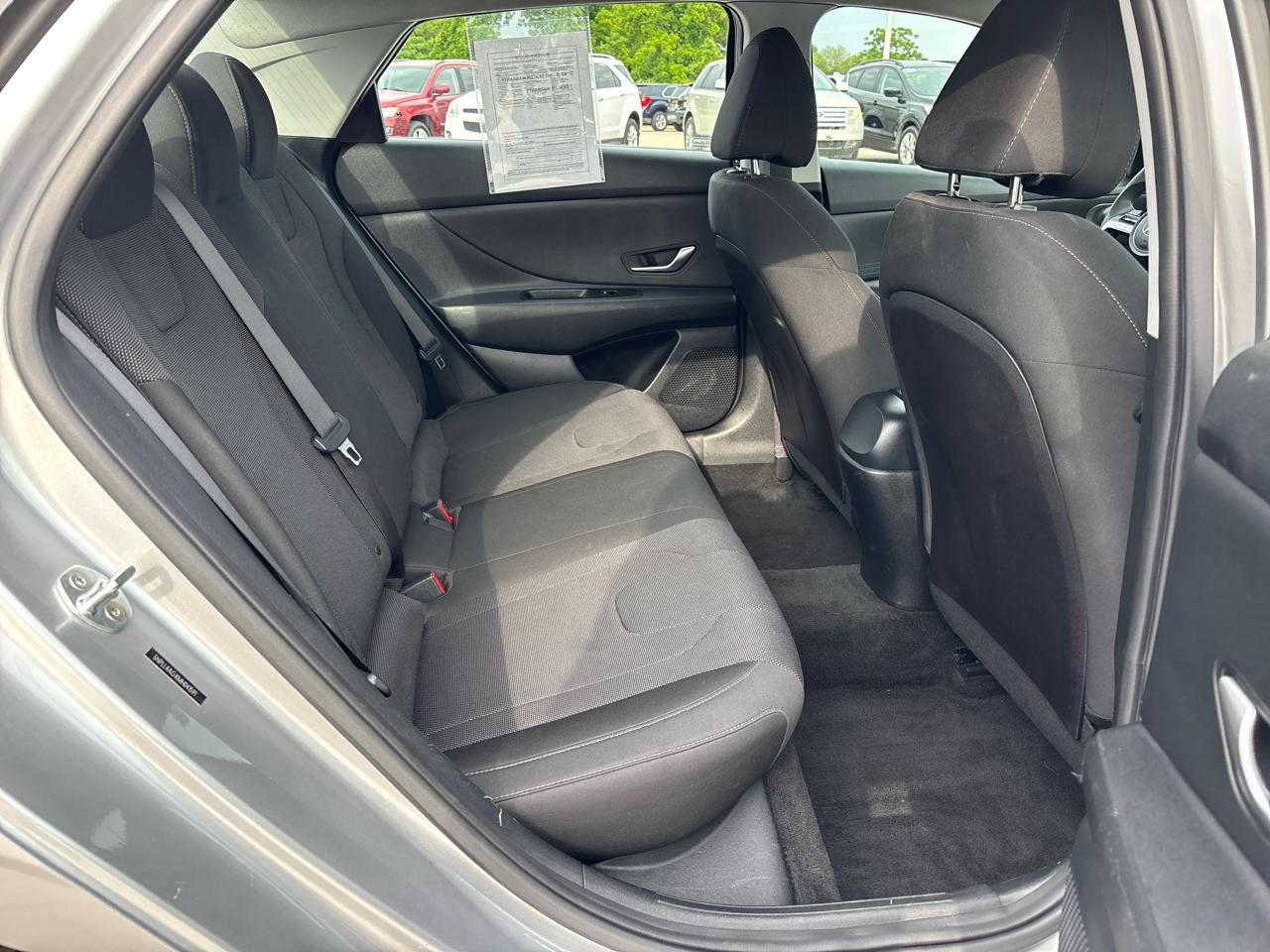 Hyundai Elantra SE IVT 2021