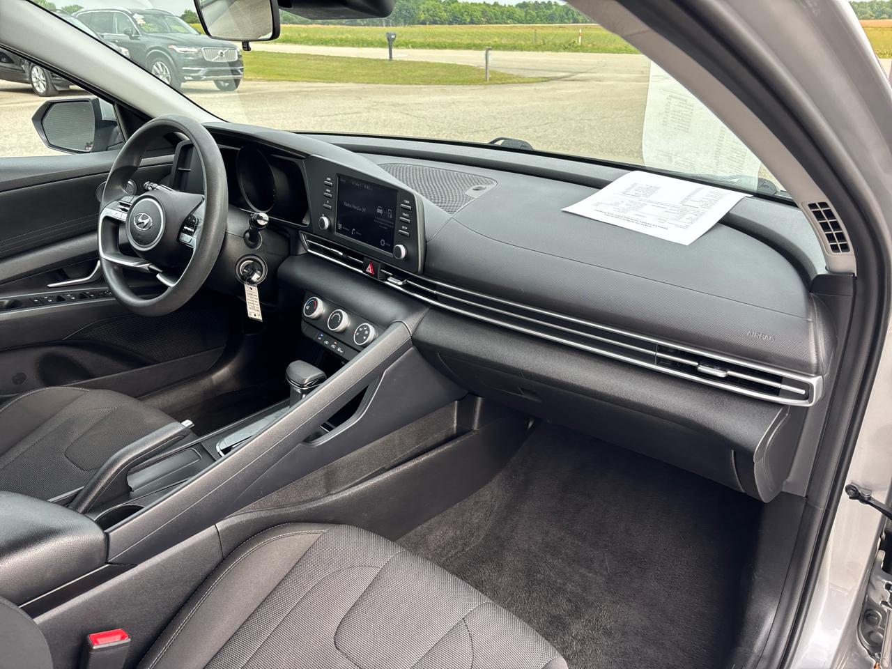 Hyundai Elantra SE IVT 2021