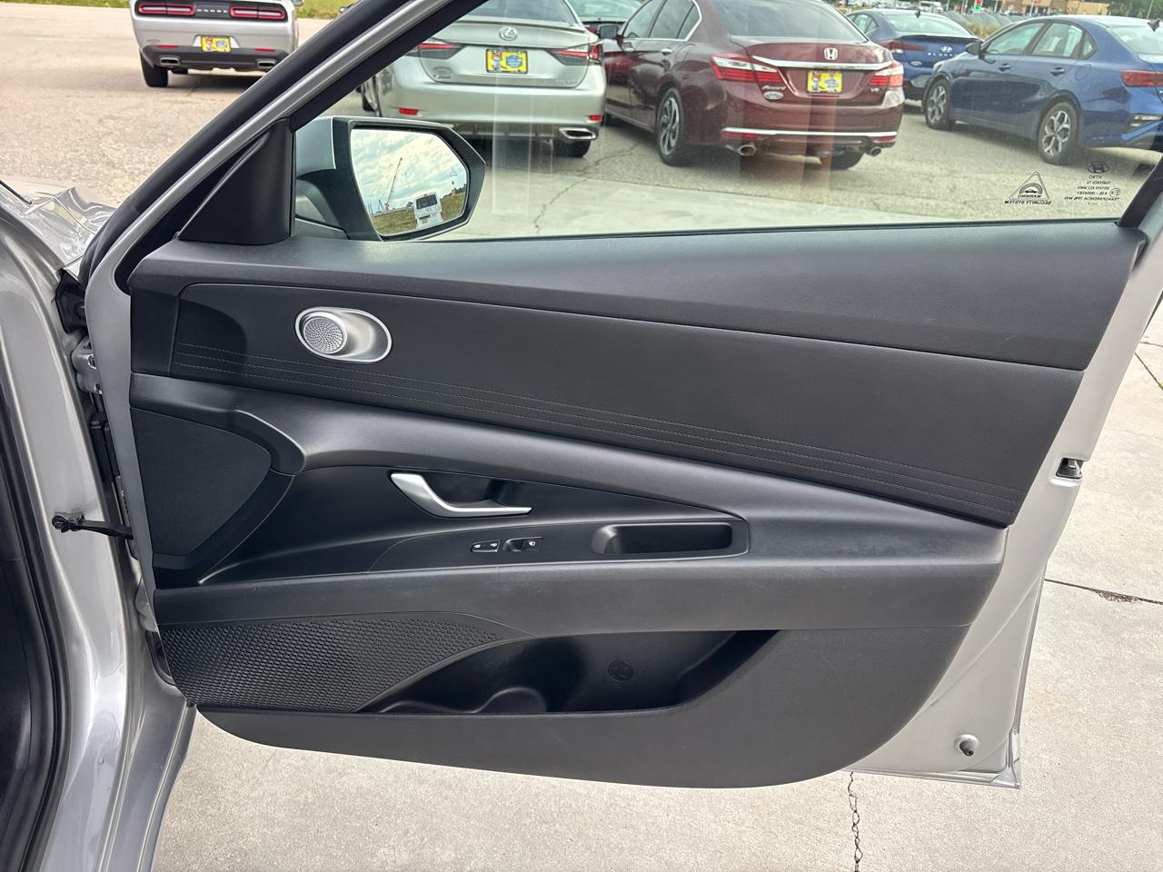Hyundai Elantra SE IVT 2021