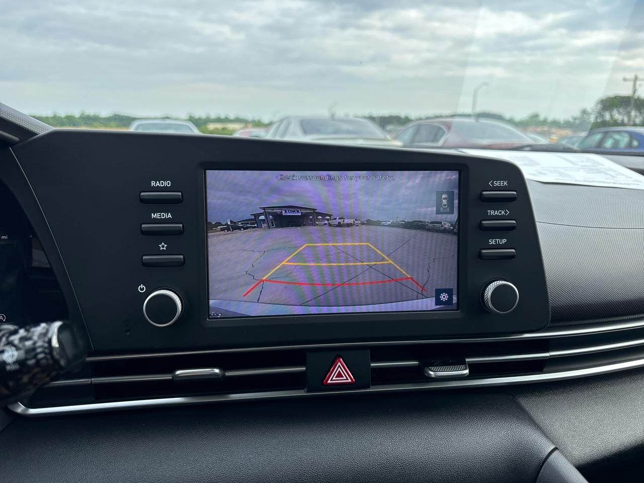 Hyundai Elantra SE IVT 2021