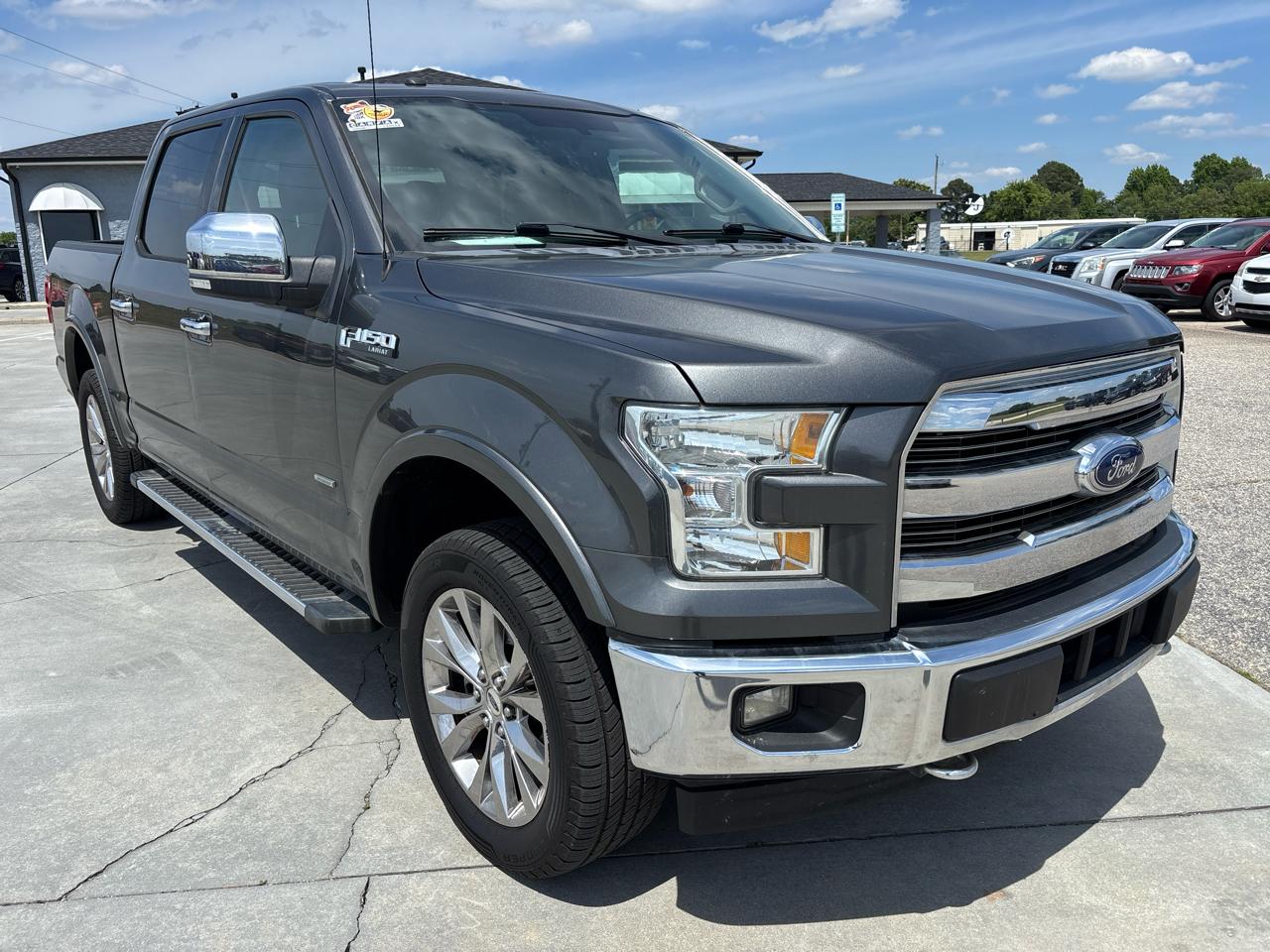 Ford F-150 4WD SuperCrew 145" Lariat 2017