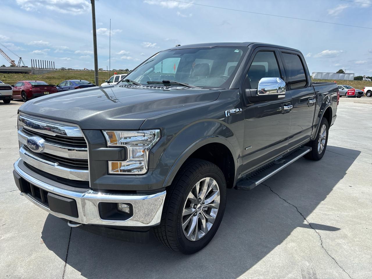 Ford F-150 4WD SuperCrew 145" Lariat 2017