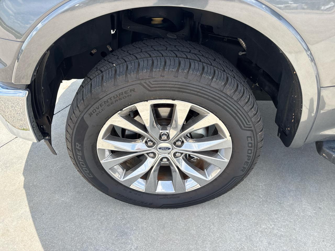 Ford F-150 4WD SuperCrew 145" Lariat 2017