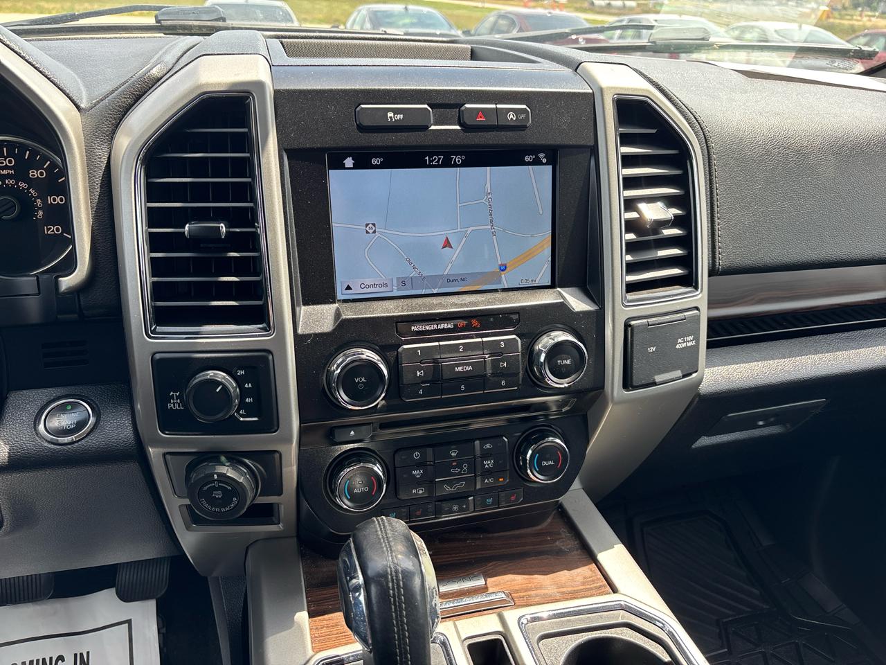 Ford F-150 4WD SuperCrew 145" Lariat 2017