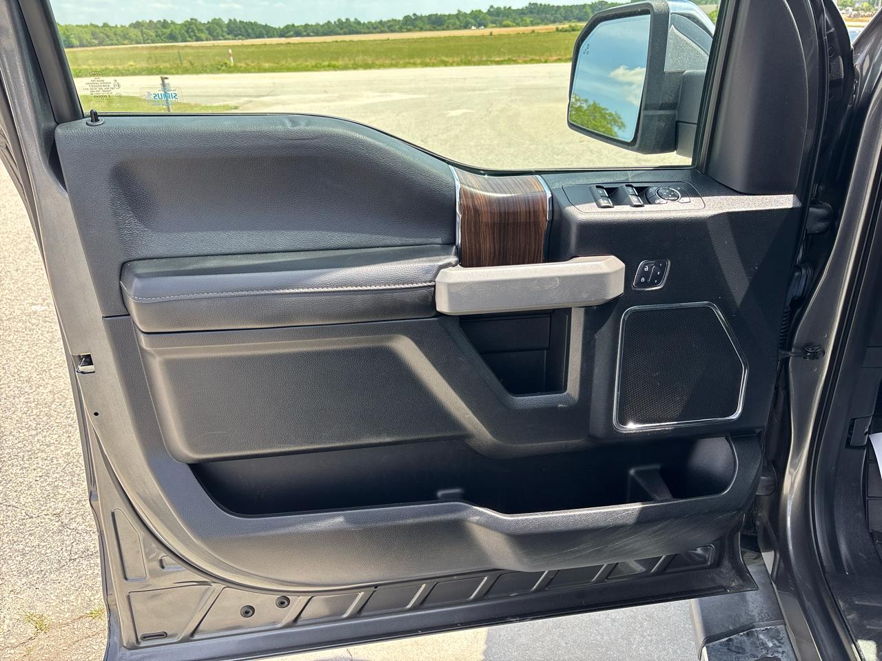 Ford F-150 4WD SuperCrew 145" Lariat 2017