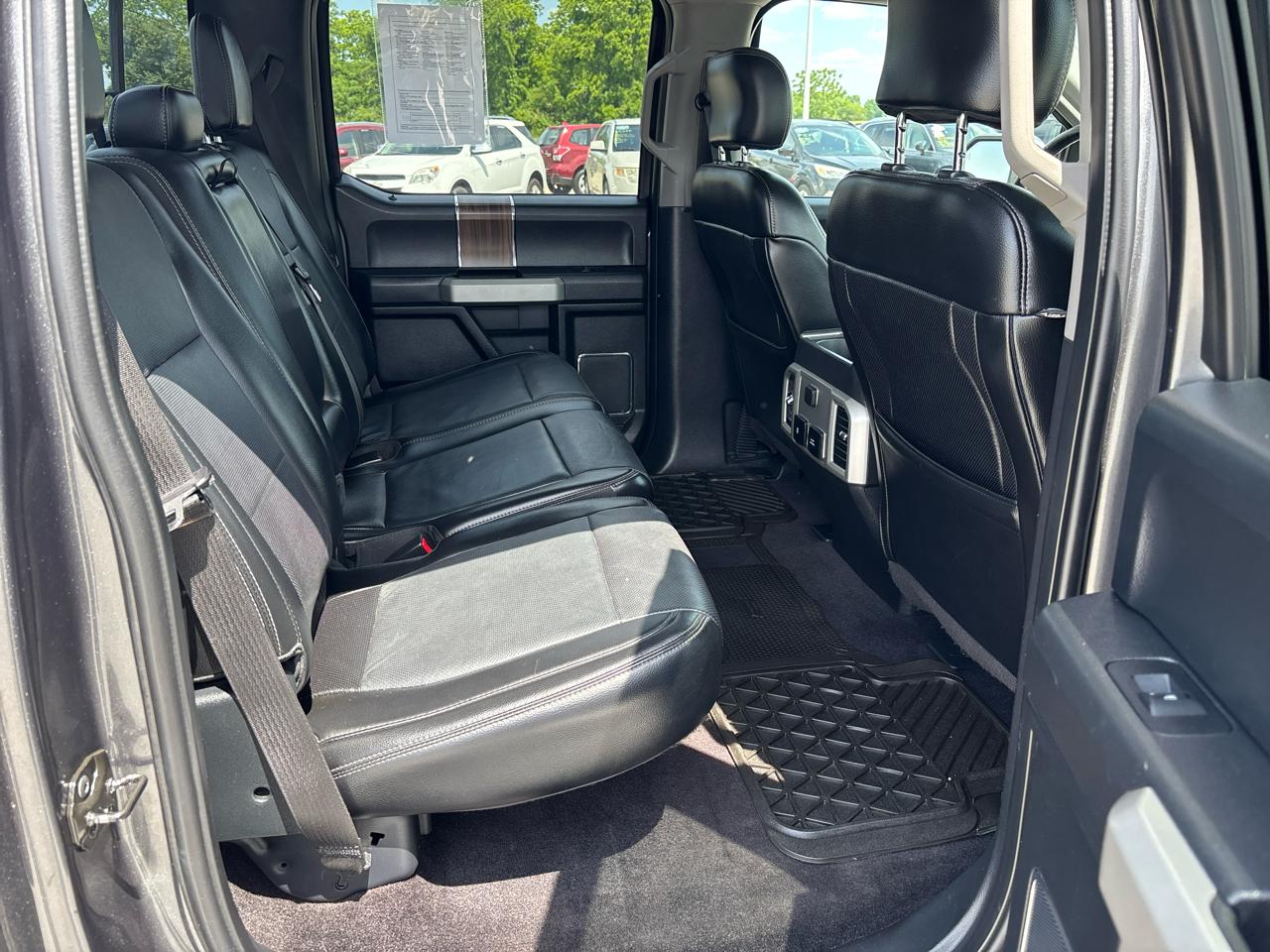 Ford F-150 4WD SuperCrew 145" Lariat 2017